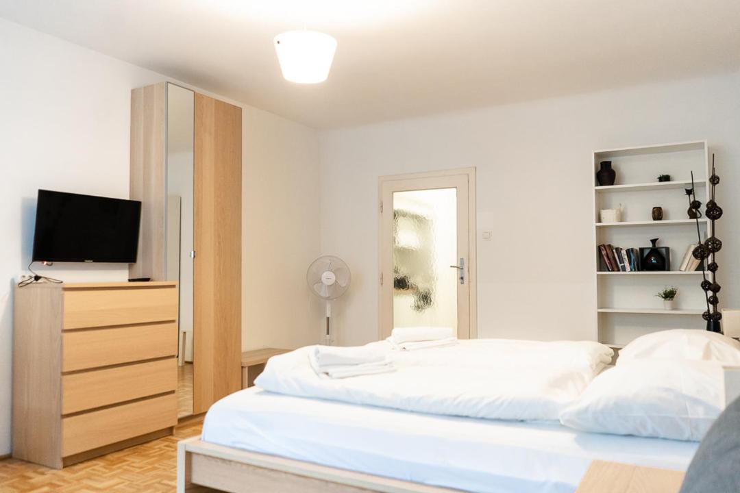 Central Living - Stephansdom Apartments Viena Habitación foto